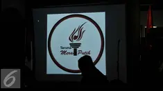 Tampak logo Majalah Taruna Merah Putih saat di luncurkan di Jakarta, Kamis (9/7/2015). Majalah organisasi kepemudaan sayap PDIP diharapkan menjadi media bertukar informasi. (Liputan6.com/Johan Tallo)