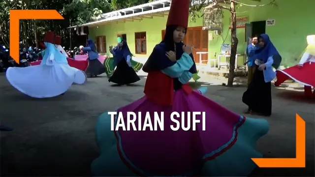 Sejumlah santri di pesantren Nurul Hidayah Boyolali mengisi waktu menunggu berbuka puasanya dengan belajar tarian sufi. Tarian ini diyakini sebagai salah satu metode untuk bisa mendekatkan diri dengan sang pencipta.
