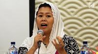 Yenny Wahid memberi pemaparan saat menjadi pembicara diskusi pada Forum terbuka di Jakarta, Senin (31/7). Forum tersebut membahas hubungan antara agama minoritas, mayoritas di Indonesia dan Amerika Serikat. (Liputan6.com/Johan Tallo)