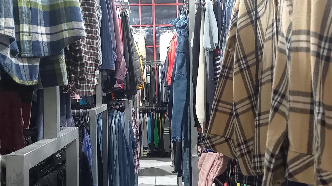 Thrifting di Kota Serang