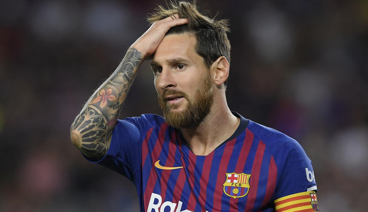 Lionel Messi saat ini menyandang status bebas transfer. Kontraknya dengan Barcelona sudah selesai pada 30 Juni 2021 kemarin. Jika tak ada pembaruan ikatan kerja, Messi bisa pergi secara cuma-cuma. Selain dirinya, berikut 5 pemain bintang yang berlabel gratisan. (Foto: AFP/Lluis Gene)
