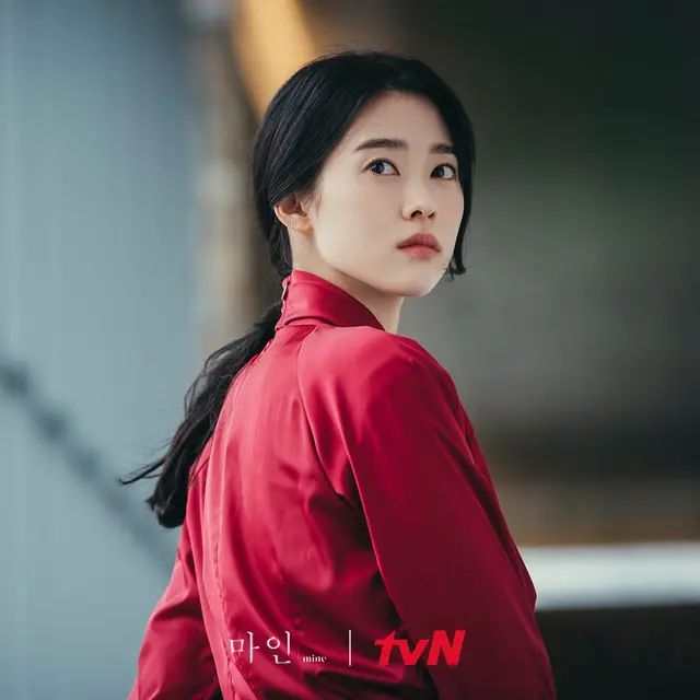 Jung Yi Seo dalam drakor Mine. (tvN via Soompi)