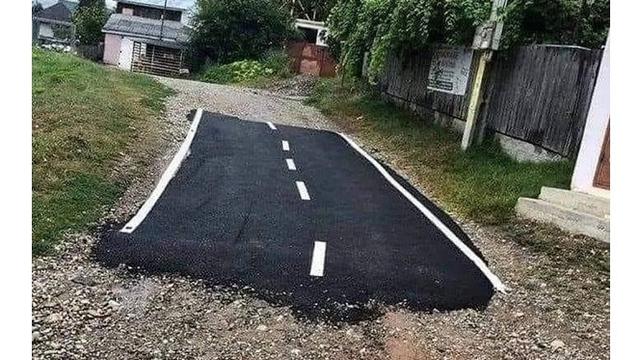 6 Potret Jalanan Aspal Ini Tak Biasa, Nyeleneh Banget