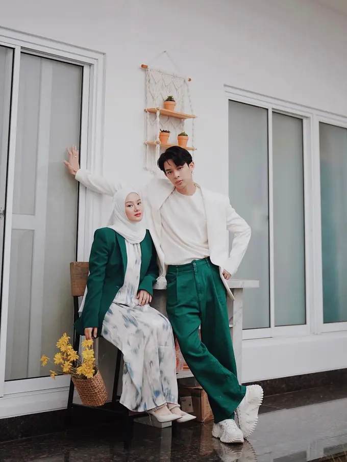 10 Potret Gaya Kompak Dinda Hauw dan Rey Mbayang, Selalu Gunakan Pakaian Couple