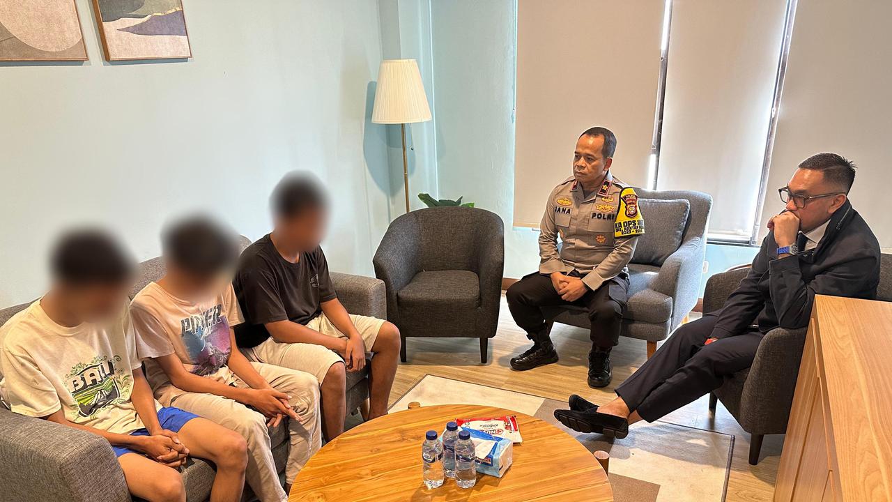 Wakil Ketua Komisi III DPR RI Ahmad Sahroni mengapresiasi Polres Metro Jakbar yang berhasil mengamankan sekelompok pelajar yang membawa senjata tajam (sajam) di wilayah Kalideres, Jakarta Barat (Istimewa)