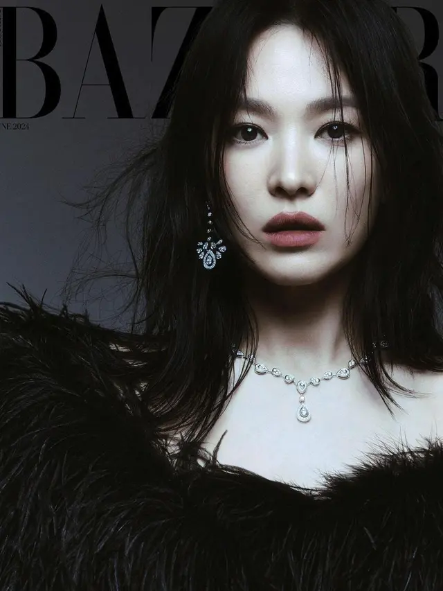 Song Hye Kyo dalam pemotretan Harper's Bazaar Korea. (Instagram.com/@kyo1122)