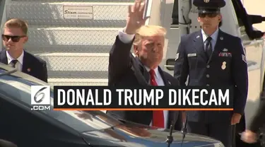 Donald Trump dan istrinya mengunjungi keluarga korban penembakan massal di El Paso Texas hari Rabu (7/8/2019). Kunjungan ini disambut kecaman sebagian warga Texas.