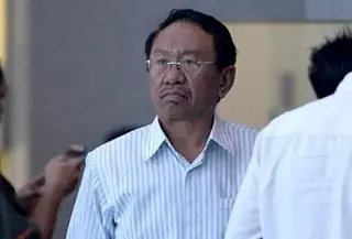 Komisi Pemberantasan Korupsi (KPK) menghentikan penyidikan kasus dugaan korupsi pemberian izin kuasa pertambangan eksplorasi dan eksploitasi, serta izin usaha pertambangan operasi produksi dari Pemerintah Kabupaten Konawe Utara tahun 2007-2014, yang melibatkan mantan Bupati Konawe Utara Aswad Sulaiman. (Foto: Antara)