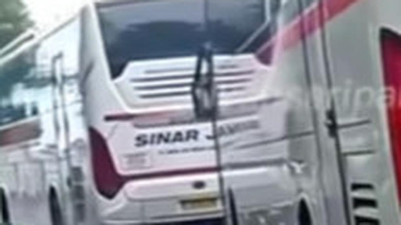 Aksi Brutal Saling Kejar-kejaran di Jalan Raya Bus Primajasa VS Sinar Jaya, Netizen Sebut Penumpangnya Auto Spot Jantung