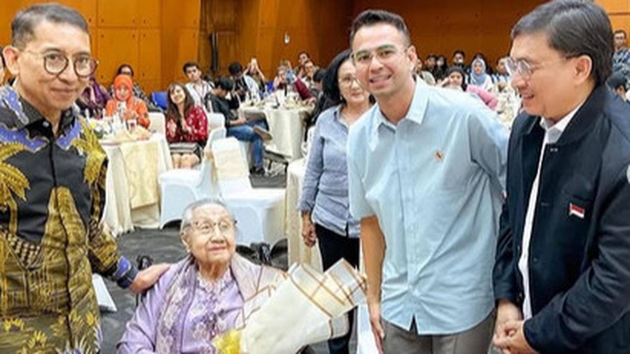 Sikap Raffi Ahmad Bertemu Para Penyanyi Legendaris Tuai Pujian, Sopan Santun Selalu Membungkuk saat Bersalaman