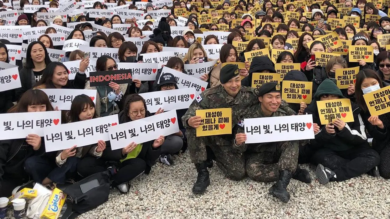 Desung dan Taeyang Bigbang lulus wamil (Instagram/ __youngbae__)