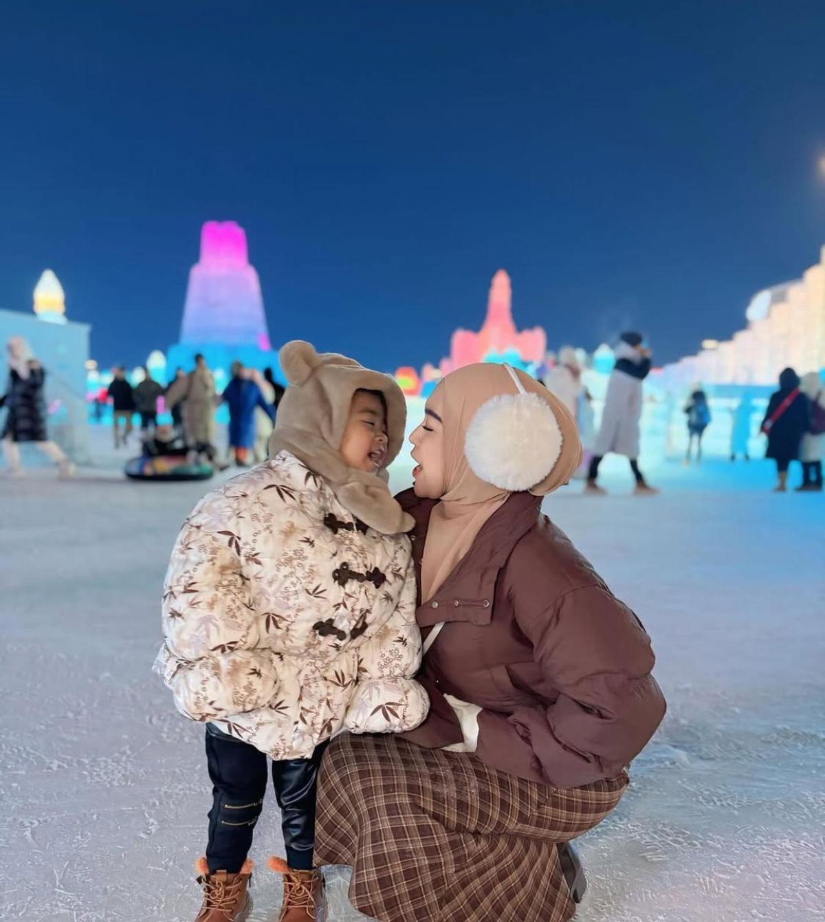 7 Potret Ria Ricis dan Moana Bahagia Liburan di Harbin Suhu -15 C, Menikmati Salju dan Cinta di Cuaca Ekstrem