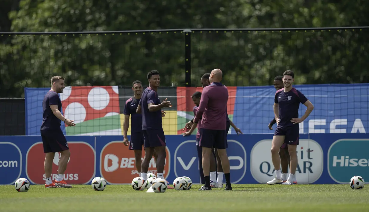 Inggris dan Slovenia sama-sama mengincar kemenangan di laga pemungkas untuk lolos ke babak 16 besar. (AP Photo/Thanassis Stavrakis)