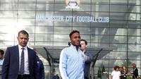 Raheem Sterling saat berada di Stadion Etihad, Manchester., Inggris. (14/7/2015). (REUTERS/Andrew Yates)