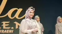 Citra Kirana dalam balutan koleksi Cendana di Indonesia Fashion Week, Jakarta, April 2022. (Foto: Koleksi Pribadi Pratiwi Anggraeni)