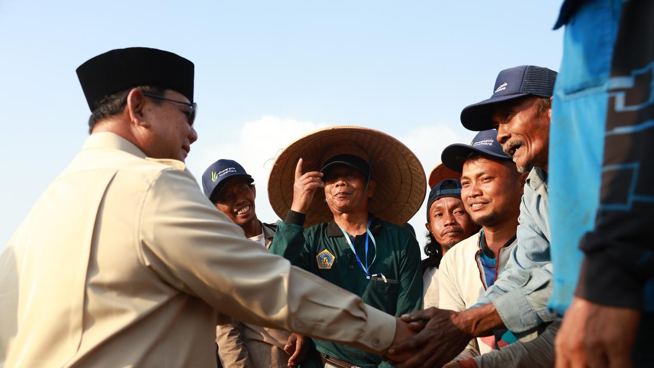 Kisah Haru Buruh Tani Lansia, Rela Menunggu Prabowo Sampai Lesu