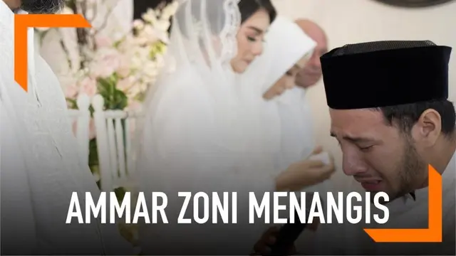 Suasana haru begitu kental saat acara pengajian jelang pernikahan Ammar Zoni dan Irish Bella. Saat sungkeman ke orangtua untuk meminta restu pernikahan, Ammar Zoni sampai meneteskan air mata.