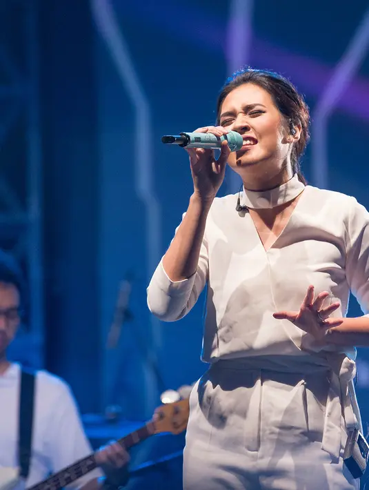 Tidak hanya panggung musik, acara itu juga menampilkan acara art exhibition, creative bazar dan workshop. (Dezmond Manullang/Bintang.com)