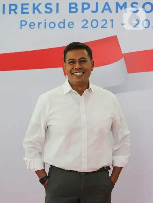Direktur Utama BP Jamsostek, Anggoro Eko Cahyo berpose disela perkenalan jajaran direksi periode 2021-2026 di Plaza BP Jamsostek, Jakarta, Selasa (23/02/2021). (Liputan6.com/Fery Pradolo)