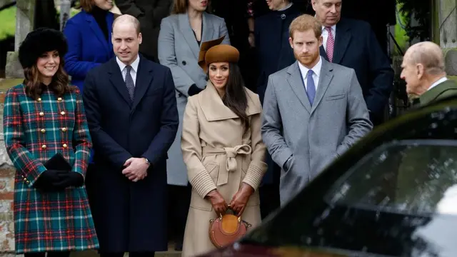 Ikut Calon Suami, Gaya Natalan Meghan Markle yang Super Elegan