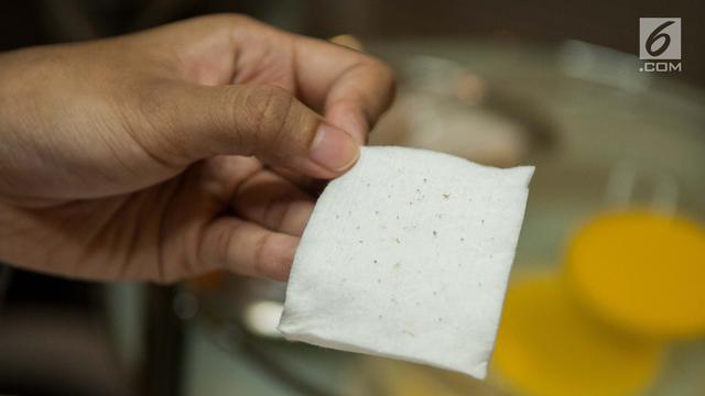 Peeling Comedo by JAC