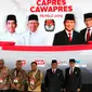 Capres dan Cawapres nomor urut 02 Prabowo Subianto-Sandiaga Uno, Capres dan Cawapres nomor urut 01, Joko Widodo-Ma'ruf Amin, Ketua KPU, Ketua Bawaslu usai Debat Pilpres 2019 kelima di Jakarta, Sabtu (13/4). Debat kelima merupakan debat terakhir dalam masa kampanye. (Liputan6.com/Johan Tallo)