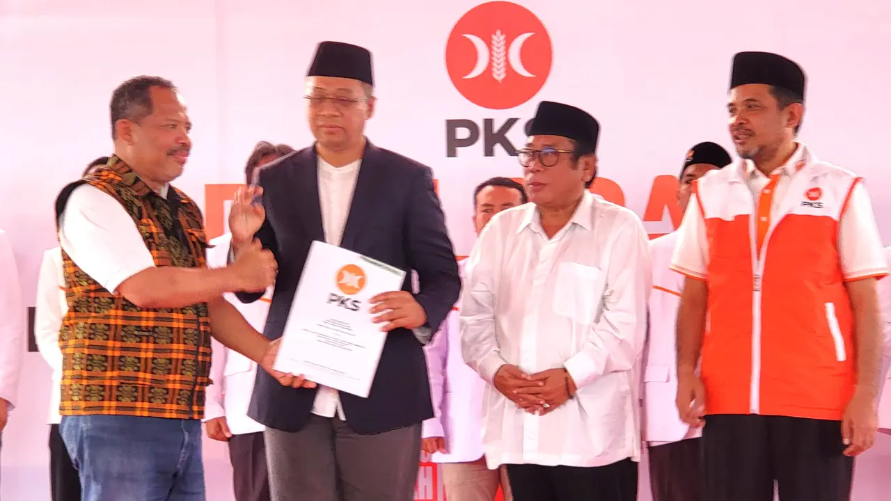 DPP PKS serahkan Surat Dukungan ke Zul-Uhel