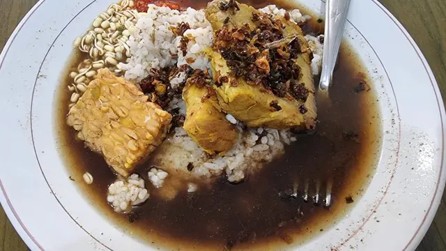 Rawon Gajah Mada Sidoarjo (Foto: Google Maps)