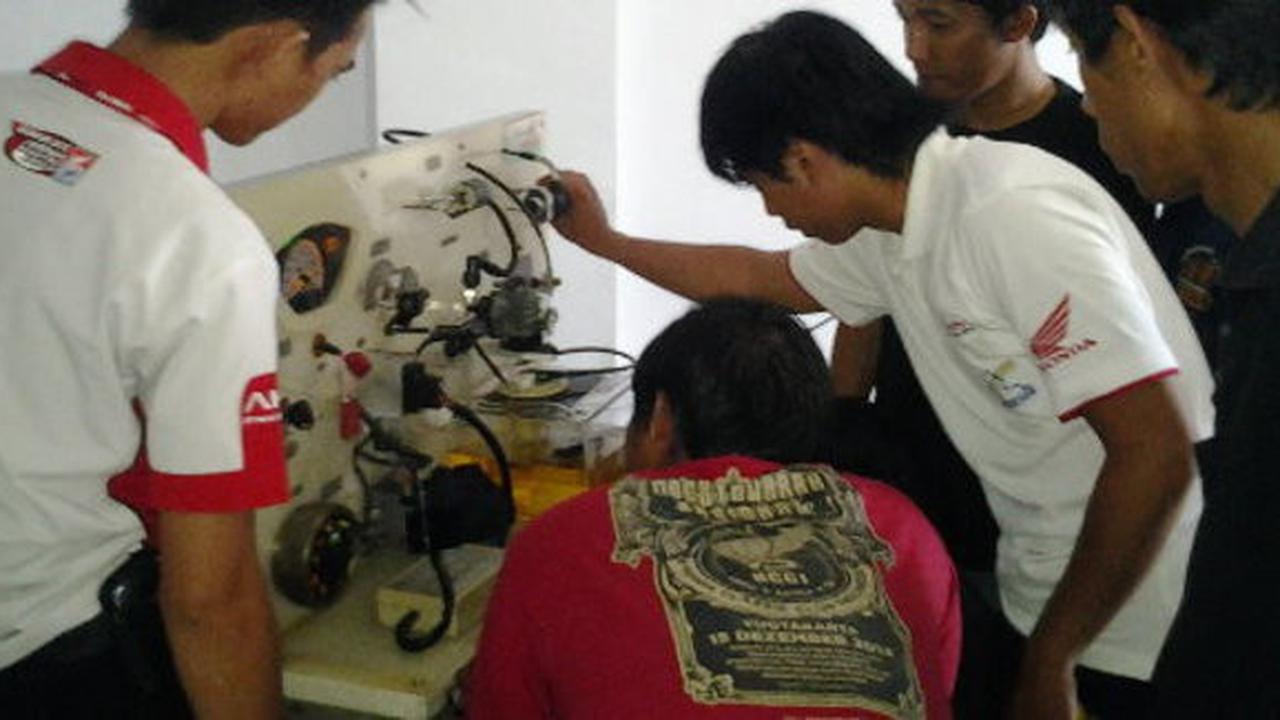 Pelatihan pada Komunitas Honda