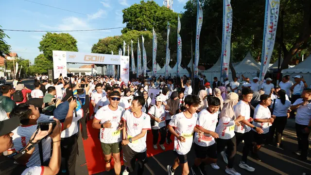 Seribu Warga Antusias Ikuti BIK Run 2025, Pemkab Banyuwangi dan OJK Ajak Masyarakat Melek Keuangan lewat Olahraga