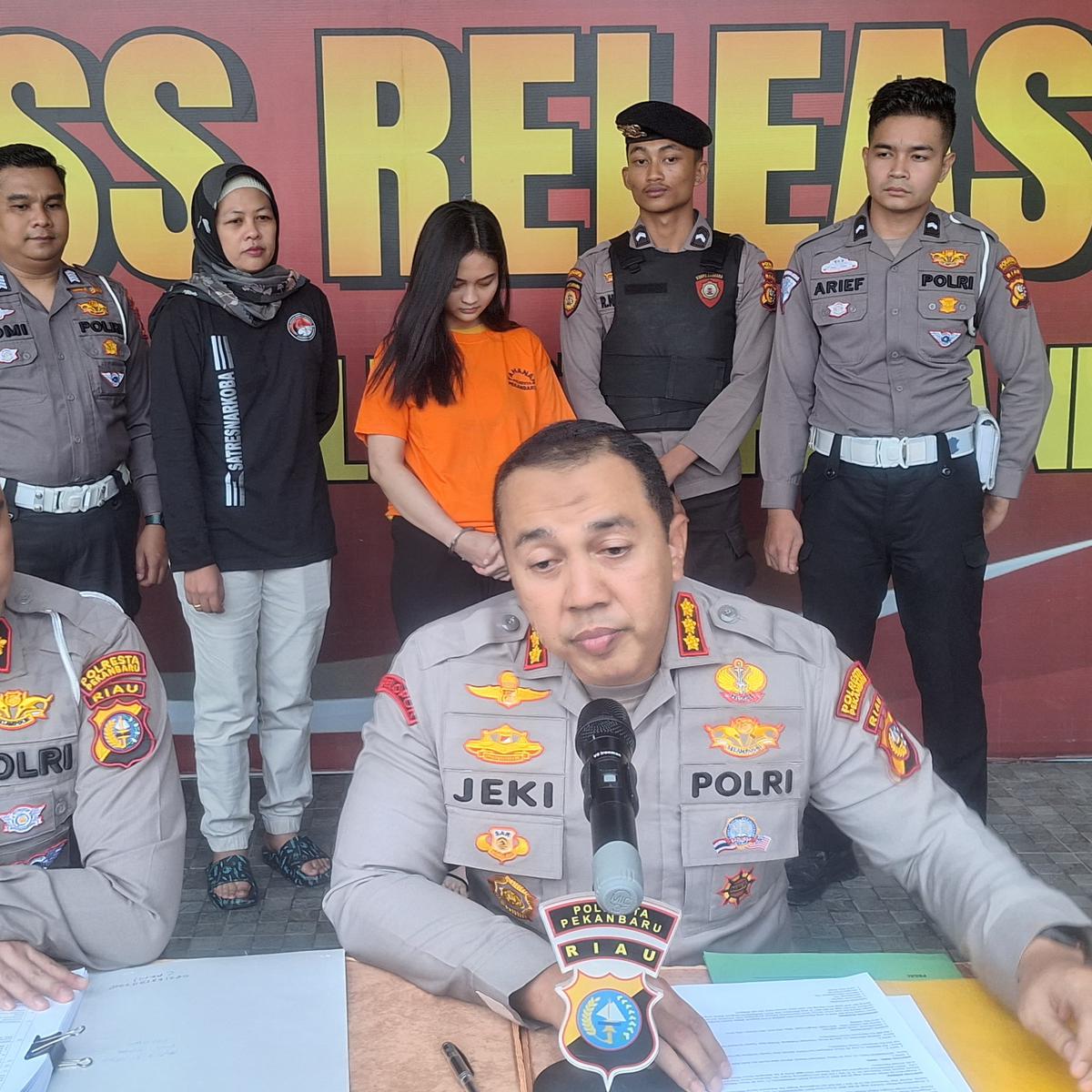 Marisa mahasiswi cantik tabrak pemotor di riau