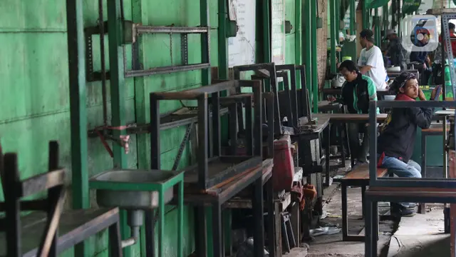 FOTO: Pedagang Makanan Kaki Lima Kena Imbas COVID-19