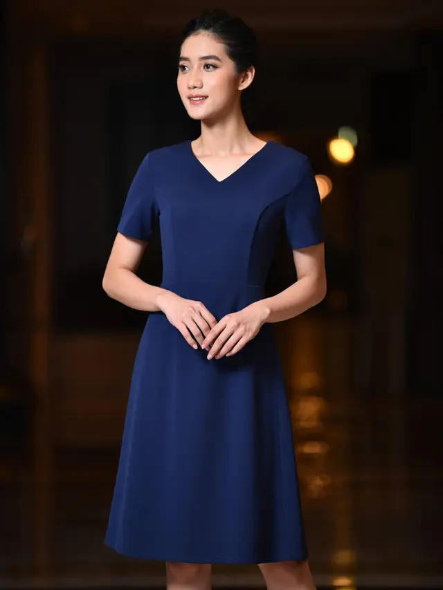 Gaun Pesta V-Neck Minimalis