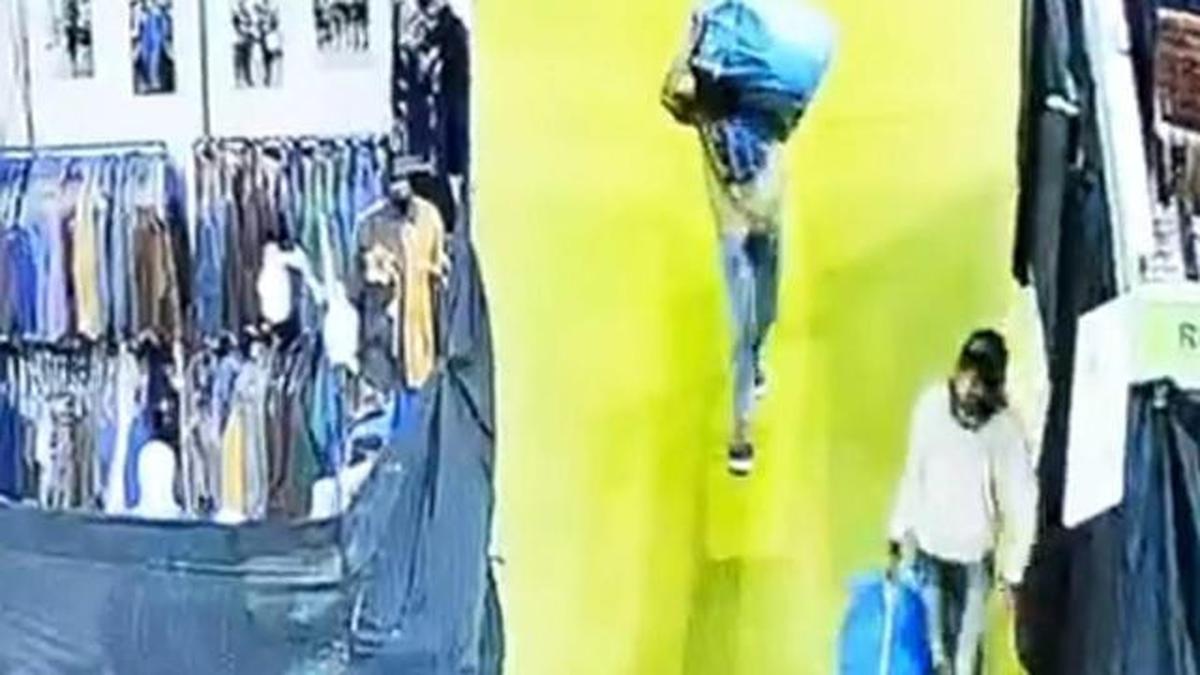 Batik Rp 1,3 Miliar Dicuri Saat Pameran di JCC Senayan, 3 Pelaku Ditangkap