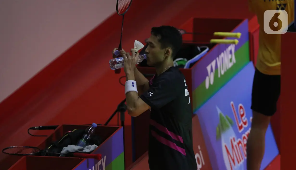 Jojo terus menjauh 18-11, kemudian menang 21-11. (Liputan6.com/Helmi Fithriansyah)
