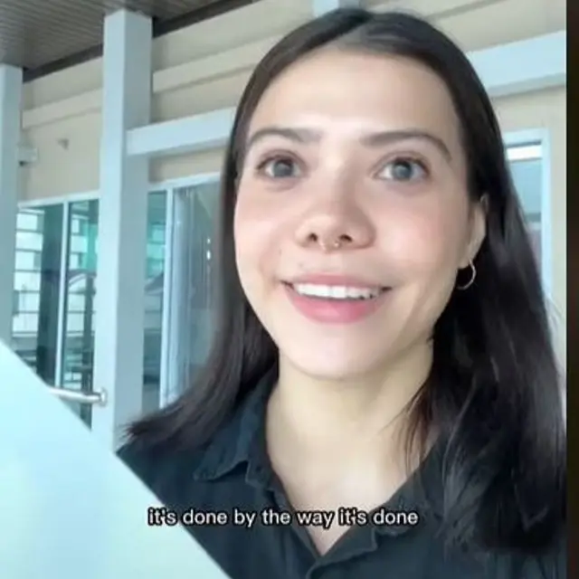 Viral Video Wanita Gunting Bulu Mata untuk Foto Perpanjangan Paspor