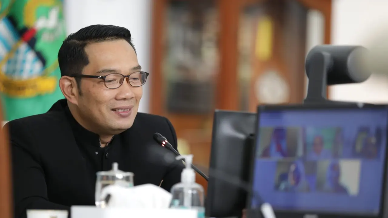 Gubernur Jawa Barat Ridwan Kamil atau Kang Emil mengklaim seluruh daerah di Jawa Barat, saat ini sudah berada di zona kuning atau kategori risiko rendah dengan skor 2,73 dalam hal pencegahan penyebaran Covid-19.