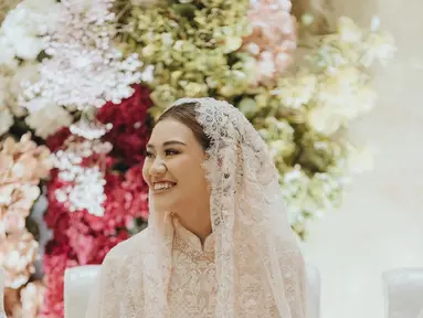 Aaliyah Massaid tersenyum cantik di momen pengajian. (Foto: Instagram/ aaliyah.massaid)