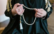 Cara Mengamalkan Sholawat Adrikni, Ketahui Keutamaan dan Waktu yang Tepat Melafalkannya
