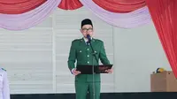 Selebgram Juragan 99 memperingati hari kemerdekaan Republik Indonsia bersama puluhan veteran perang dari Legiun Veteran Republik Indonesia (LVRI). (Foto: Dok. Instagram @juragan_99)