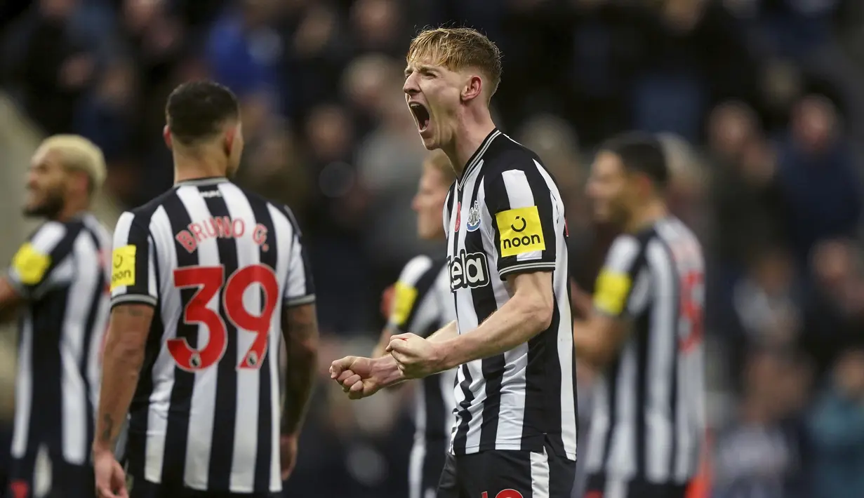 Gol kemenangan Newcastle atas Arsenal tercipta di pertengahan babak kedua lewat aksi Anthony Gordon. (Owen Humphreys/PA via AP)