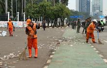 Tahukah Anda, Butuh Berapa Lama Petugas PPSU Lakukan Pembersihan Pasca Demo DPR? Ini Faktanya