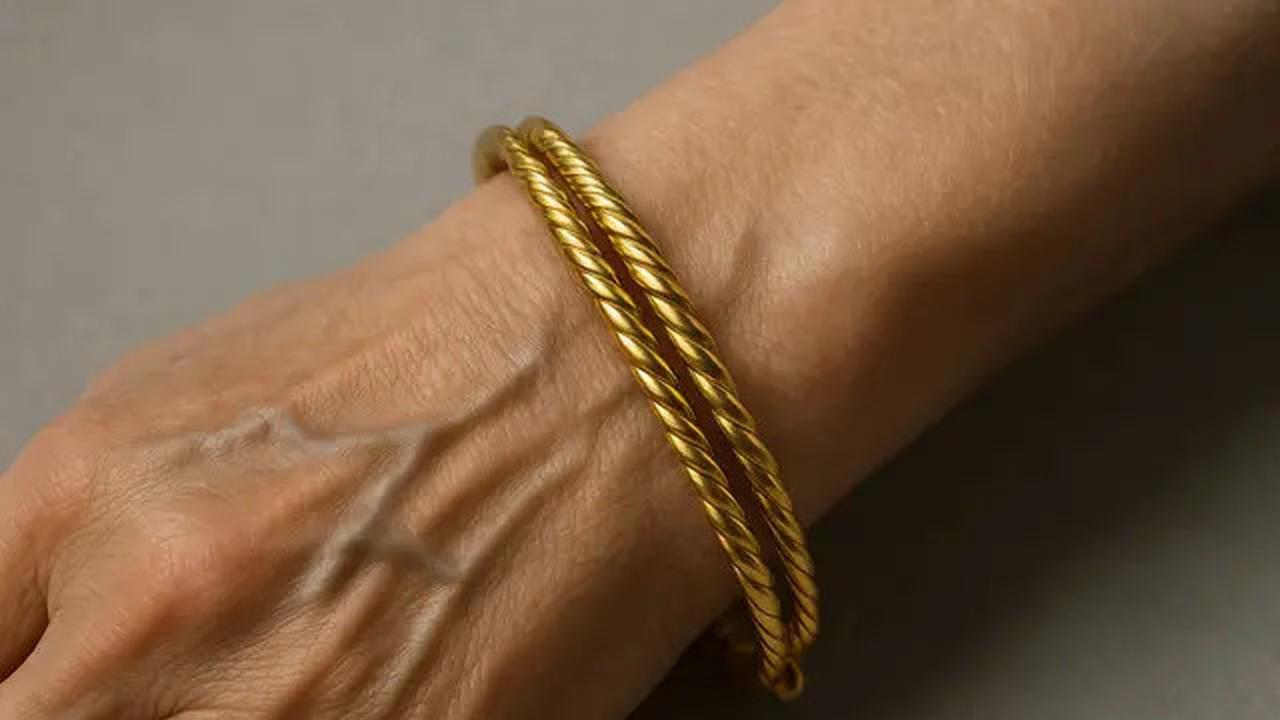15 Model Gelang Emas untuk Usia 50 Tahun ke Atas, Pilihan Anggun dan Elegan di Segala Acara