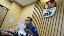 Kepala Bagian Pemberitaan dan Publikasi KPK Priharsa Nugraha saat memberi keterangan di Gedung KPK, Jakarta. (Liputan6.com/Helmi Afandi)