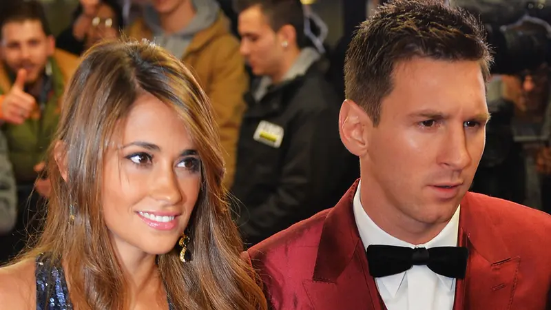 Cantik Mana, Wags Messi atau Van Persie?