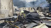 Kebakaran di Jalan Simprug Golf 2, Kebayoran Lama, Jakarta Selatan, Minggu (21/8/2022) siang sudah mereda. (Dok. Liputan6.com/Muhammad Radityo Priyasmoro)