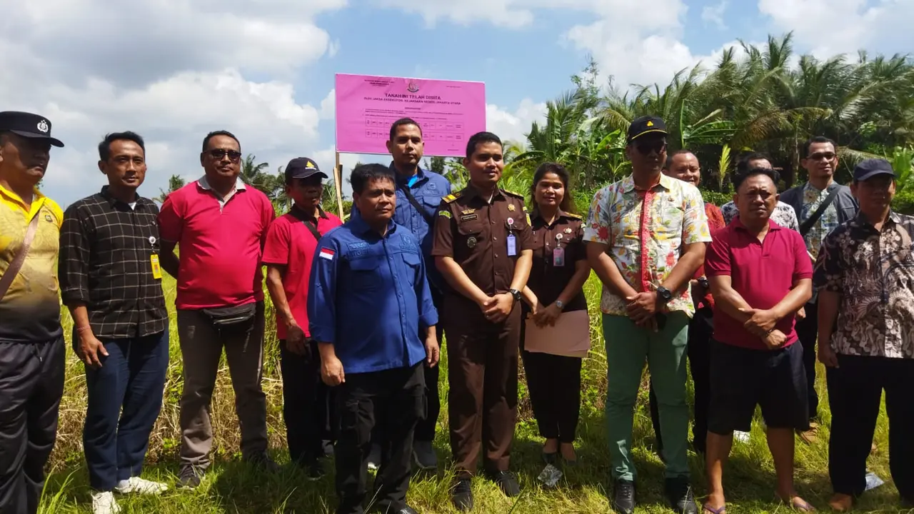 Kanwill DJP Jakut dan Kejagung melakukan penyitaan aset terpidana penggelapan pajak di Tabanan Bali, pada Jumat (25/8/2023).