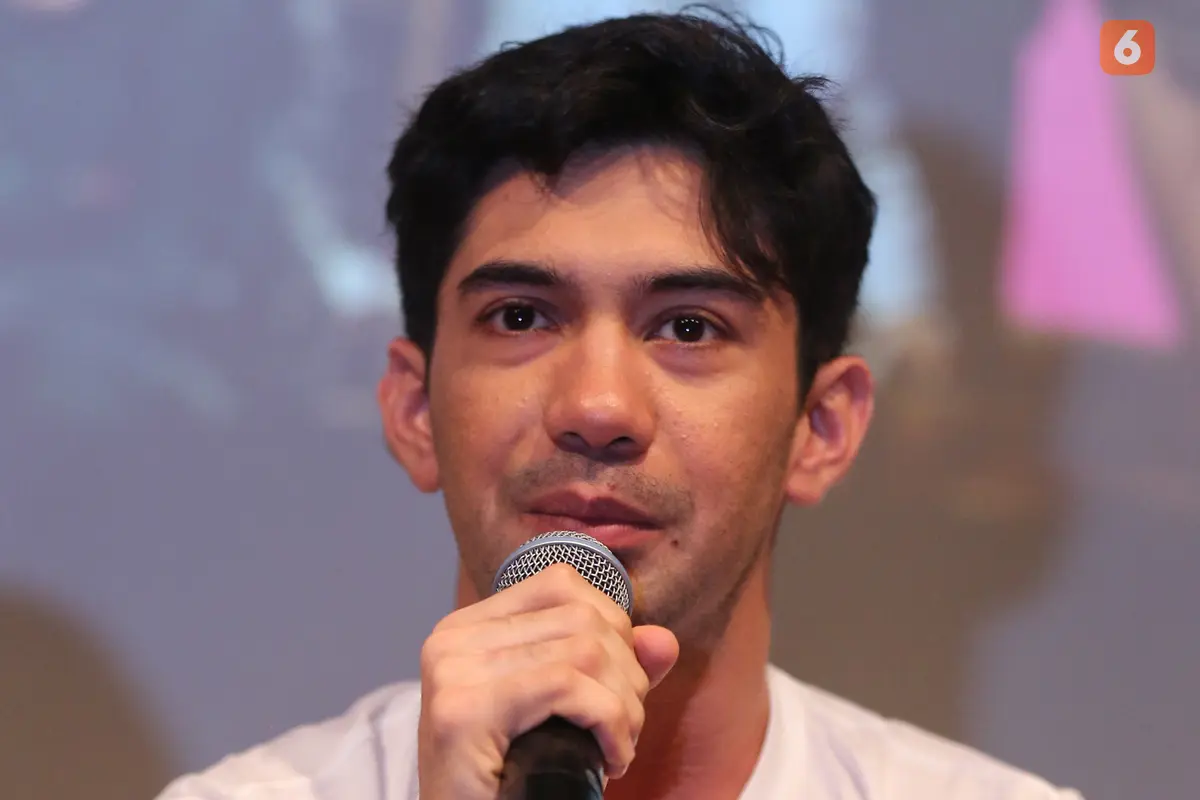 [Fimela] Reza Rahadian