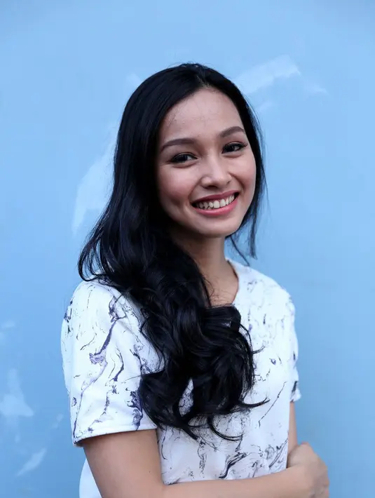 Tya juga tak ingin ambil pusing jika mendapat tanggapan miring dari keputusan menikah yang diambilnya ini. (Andy Masela/Bintang.com)