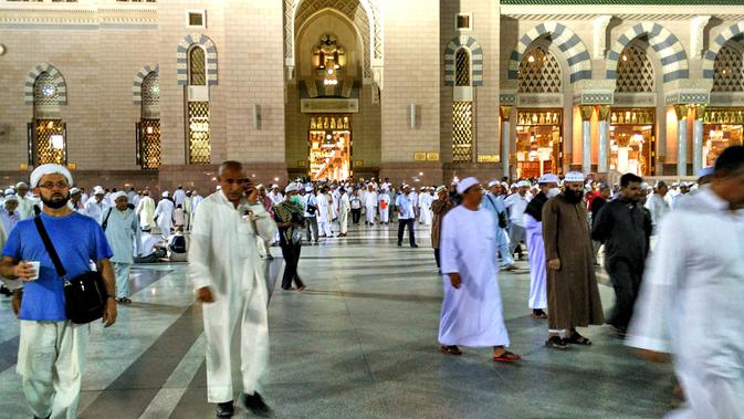 Suasana di Masjid Nabawi, Madinah, Arab Saudi. (Liputan6.com/Wawan Isab Rubiyanto)